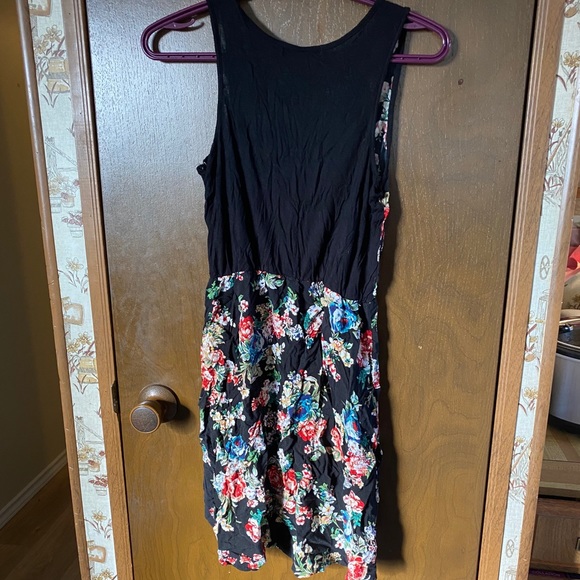 Floral Summer Dress - Picture 2 of 3